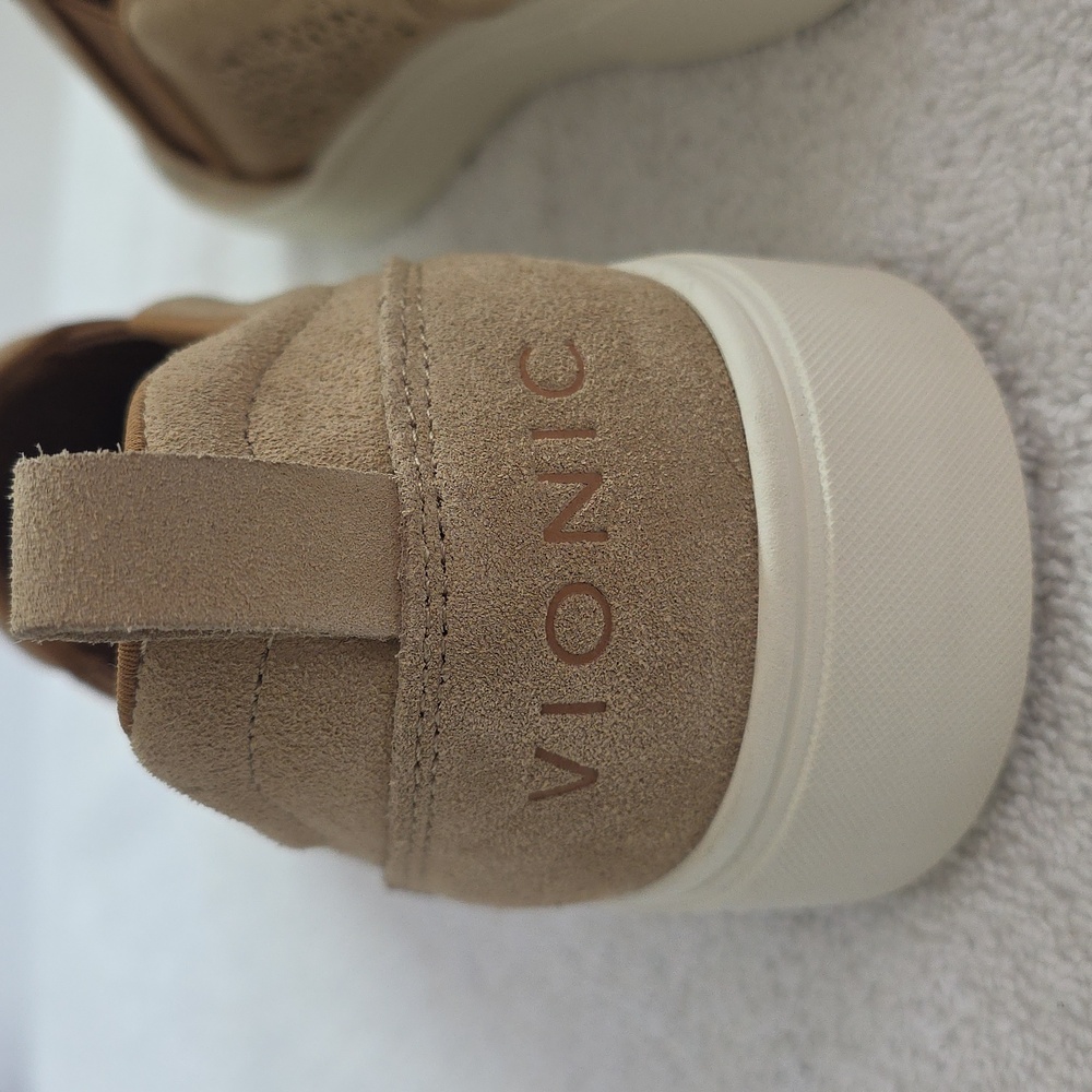Vionic Kimmie Perforated Wheat Slip On Sneaker Womens Size 9 Nwob - Picture 9 of 16